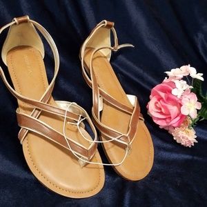 NWOT brown strappy sandals 9